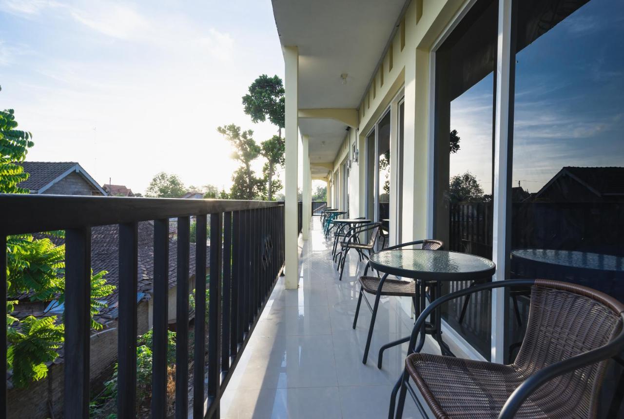 Oyo 1855 Elise Exclusive Residence Balong  Exterior photo